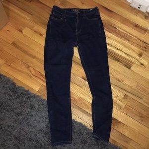 Lucky Brand Dark blue skinny jeans size 6